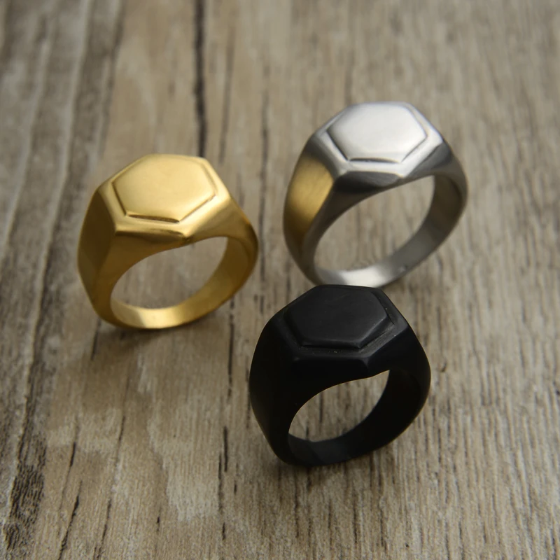Мужское кольцо из нержавеющей стали матовое с геометрическим рисунком |