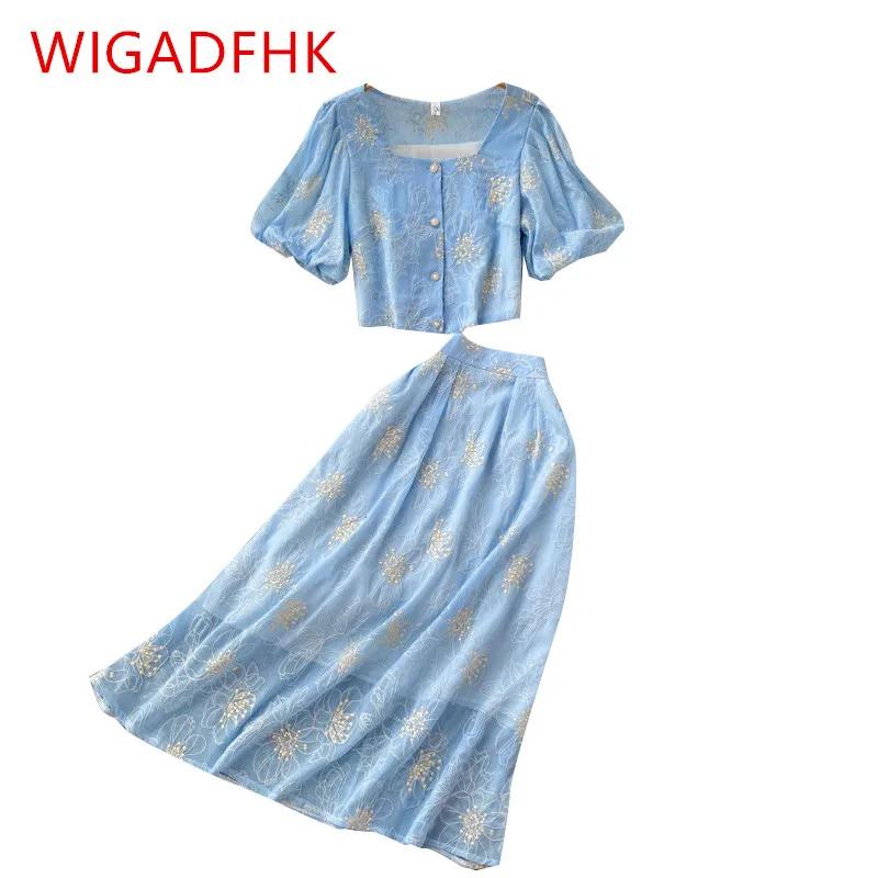 

Женский костюм из двух предметов, короткий топ с квадратным вырезом и рукавами-фонариками и юбка с вышивкой и высокой талией в стиле ретро, л...