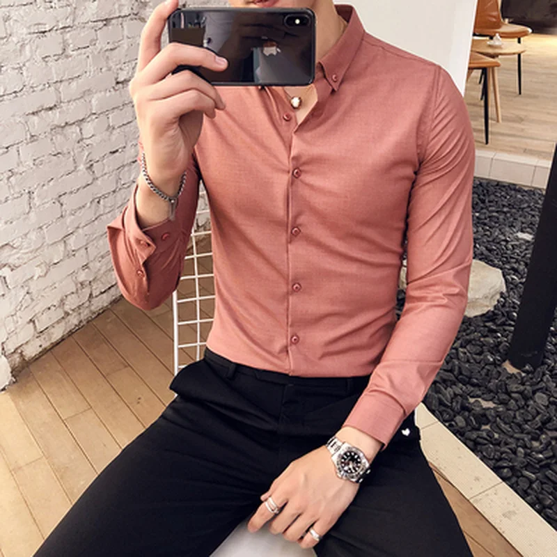 Мужская рубашка с длинным рукавом однотонная деловая приталенная без складок в