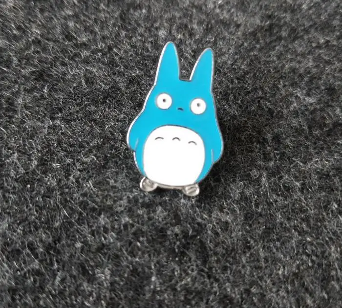 

1 Pcs Kawaii Anime cat Bus Coal Metal Anime Cartoon Figure Toy Brooch Broochs Pin Breastpin Brotheroch