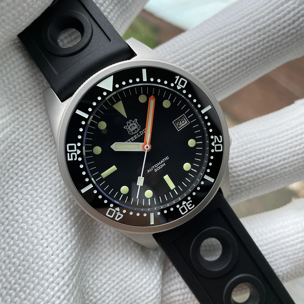 

Men's Mechanical Wristwatch SD1979 20Bar 200M Waterproof Japan NH35 Automatic Swiss Luminous Shark STEELDIVE Design Diver Watch