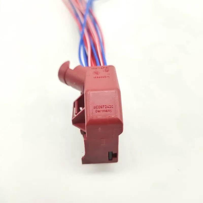 

Car gateway plug Connector with wire For Volkswagen Passat Magotan CC Audi A6L A4L Q5 8E 0 972 420