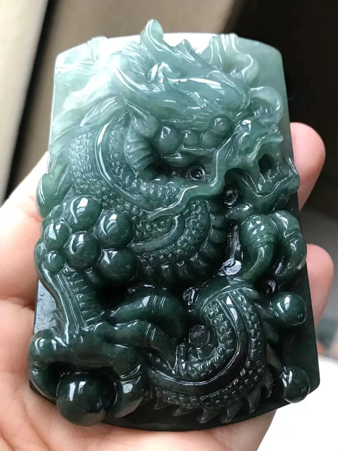 Натуральный нефритовый кулон 7А Из бирманского нефрита с изображением дракона