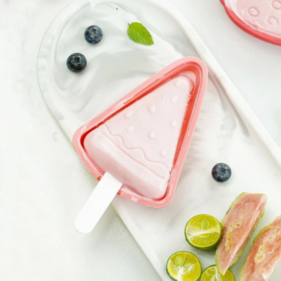 

Strawberry Popsicle Molds With Sticks Pineapple Drip-guards BPA-free Popsicle Molds Silicone Cartoon Ice Maker