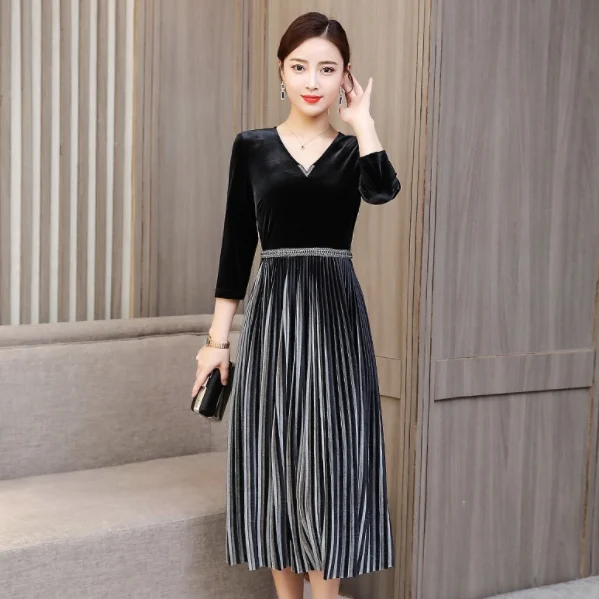 Велюровое плиссированное платье с v образным вырезом осень 2020 бархатные платья