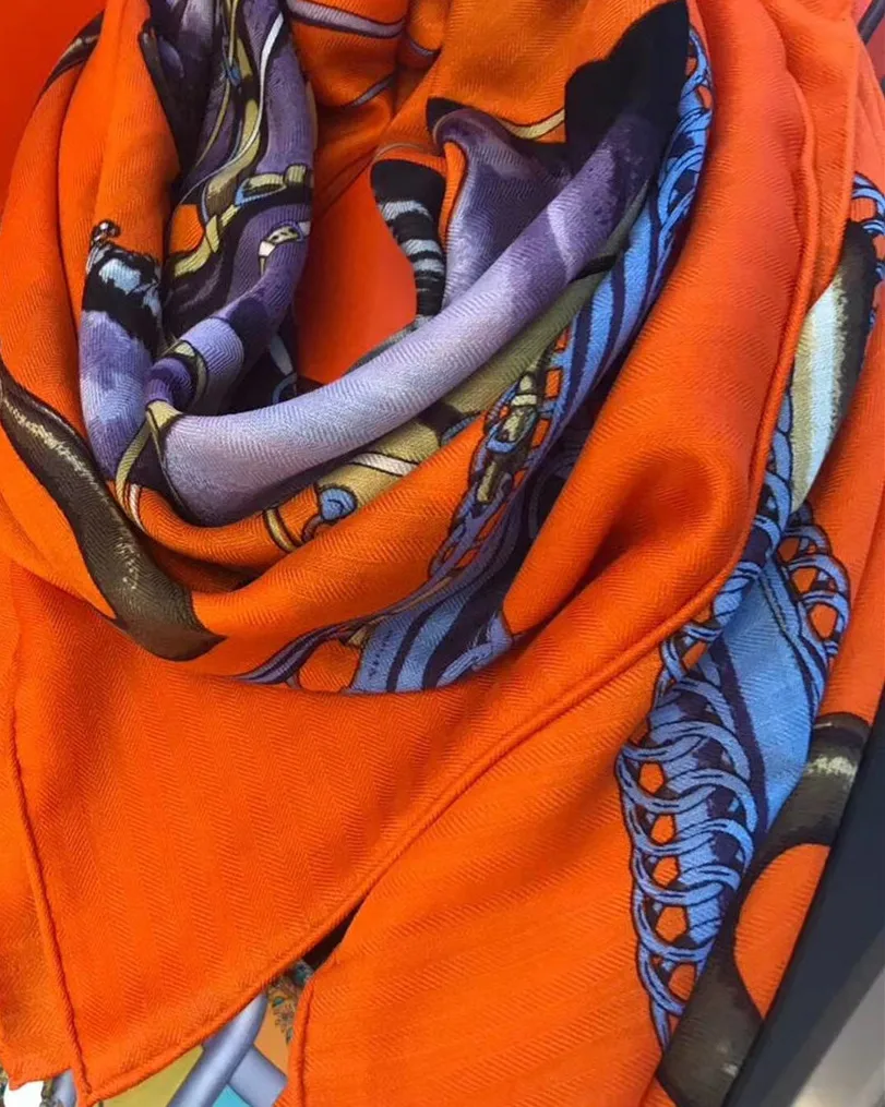

2020 new arrival autumn spring classic horse design 140*140 cm animal scarf 65% cashmere 35% silk scarf wrap for women lady girl