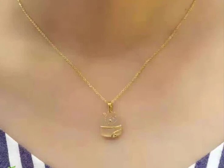 Ожерелье из халцедона с позолоченным серебряным котом дракона Восточного кода