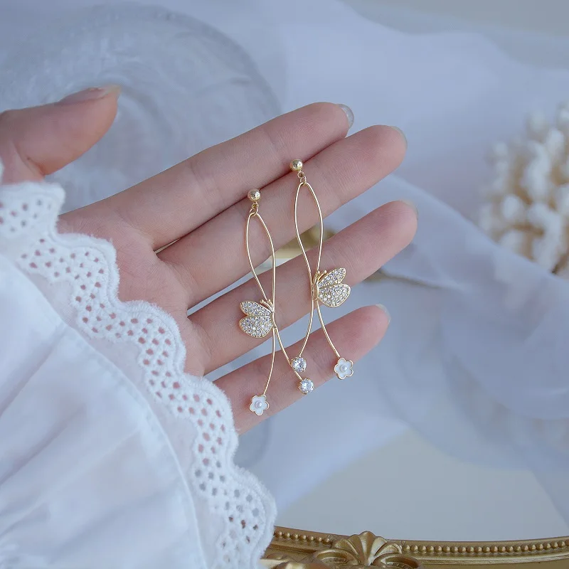 

2020 New Fahion Women's Earrings Sweet Delicate Butterfly Drop Earrings for Women Bijoux Korean Boucle Wedding Jewelry Wholesale