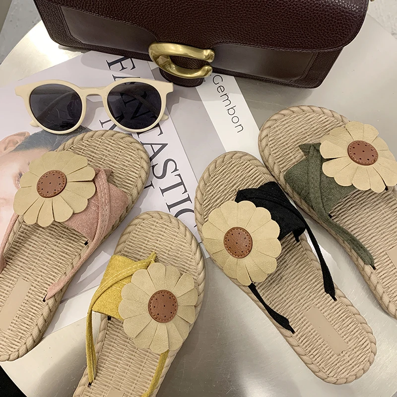 

Light Girls Summer Shoes Women Flip Flops Flower Leisure Ladies Fashion Slippers Outside Beach Slippers Woman