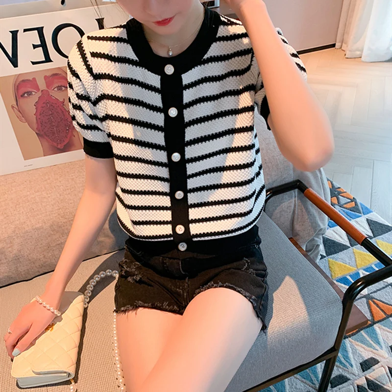 

20480 (2 room 1 row 6) not make web celebrity figure round collar stripe knitting cardigan 31 with short sleeves