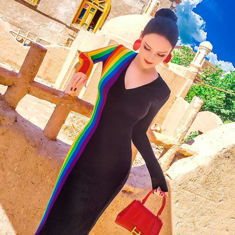 

Rainbow print V-neck basic dress new style autumn and winter temperament bag buttock slim black basic dress
