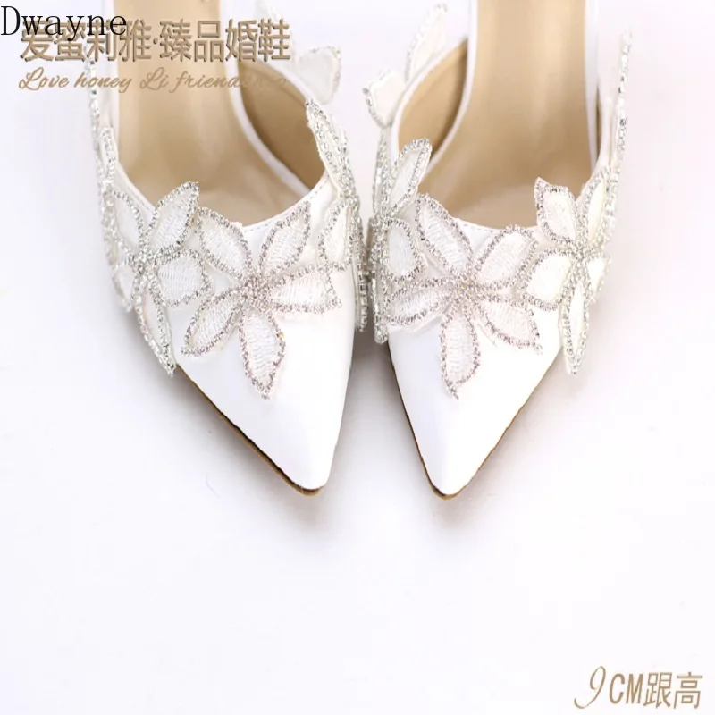 Свадебные туфли стразы с белыми кружевными цветами на очень высоком каблуке