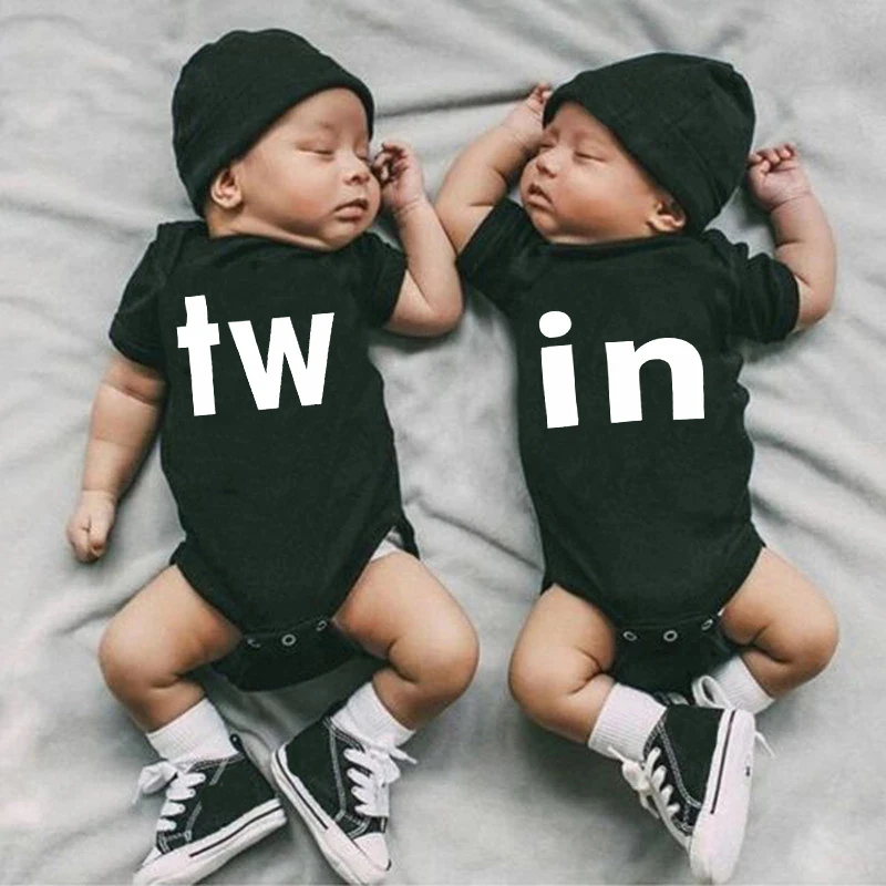

Newborn Baby Twins Boys Girls Cute Clothes Tw and In Letter Print Baby Bodysuit Short Sleeve Jumpsuit Matching One Piece Outfits