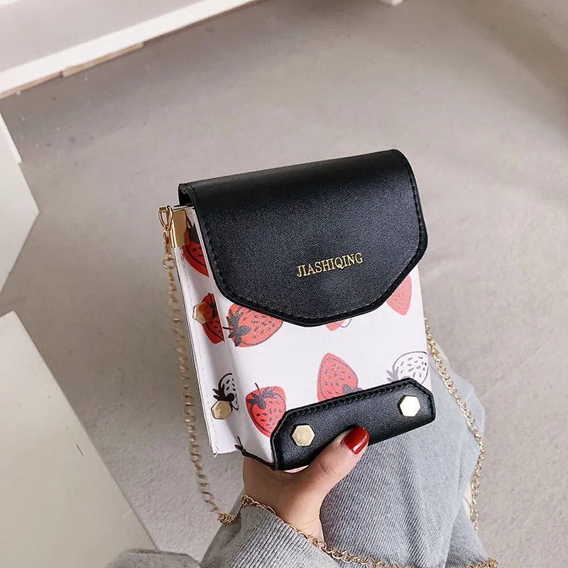 

Trendy strawberry print mobile phone bag shoulder messenger handbag female simple fashion small square bag