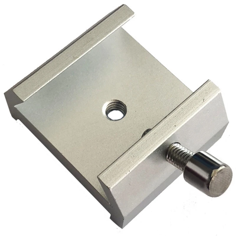 Универсальный паз в форме ласточкиного хвоста с фиксирующим винтом