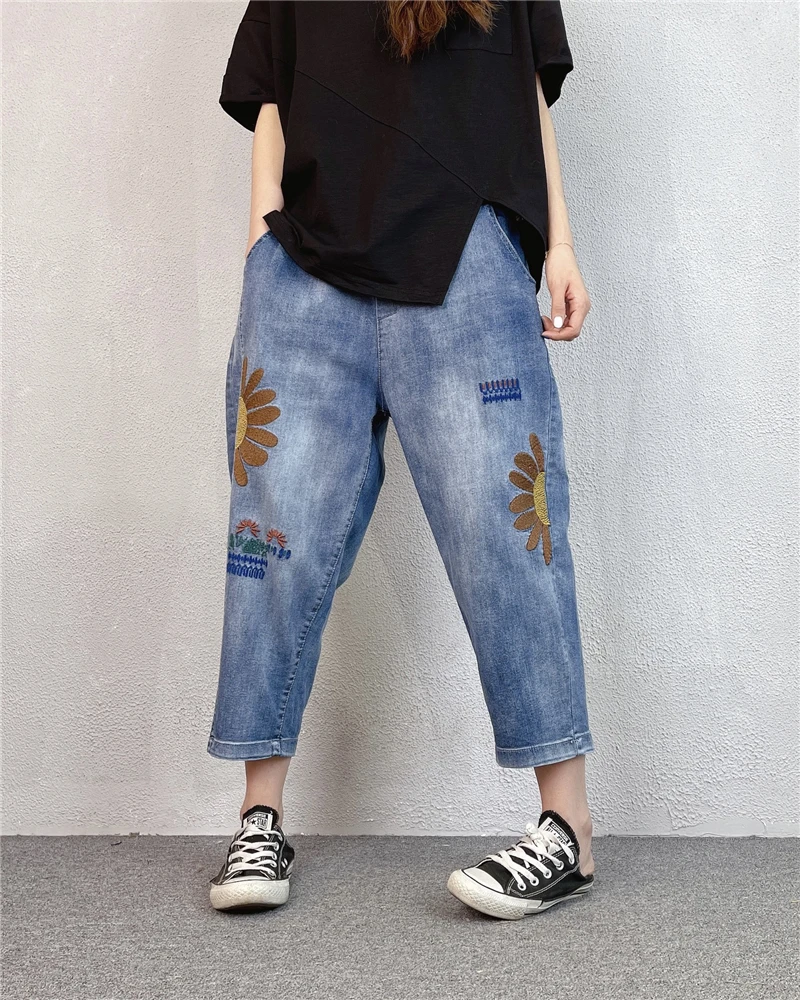 

Джинсы женские свободные в винтажном стиле, повседневные Выбеленные ковбойские хлопковые брюки из денима с дикой цветочной вышивкой, для в...