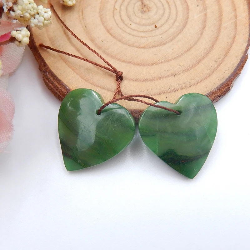 

Серьги в форме сердца из полудрагоценного камня, 21x20x4 мм, 5,2 г