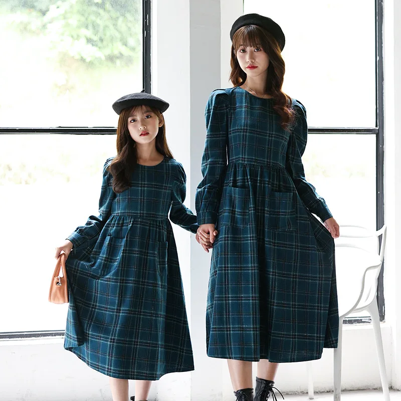

Fashion 2021 Autumn Kid Plaid Dresses For Teenage Girls Preppy Style Clothes Mother & Daughter Cotton Knee Length Princess Dress