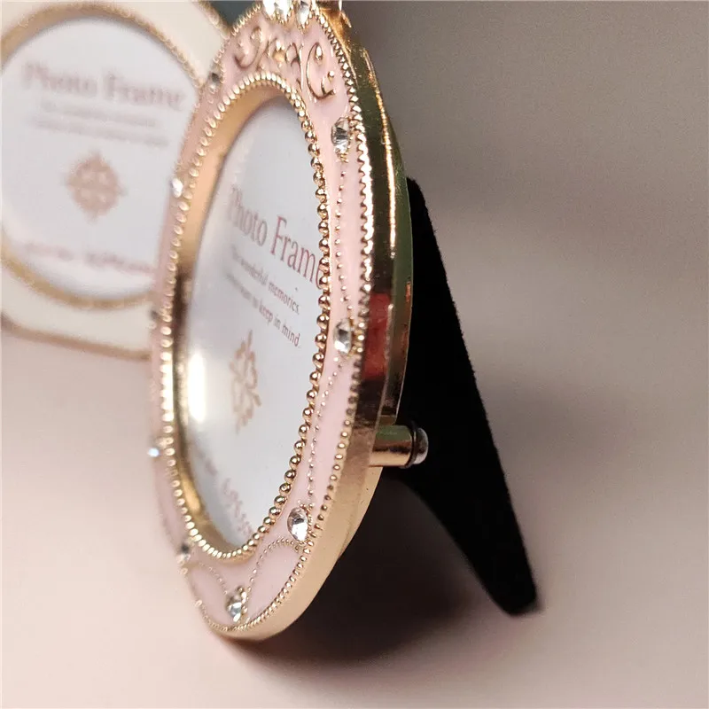 Рамка для фотографий в скандинавском стиле маленькая круглая металлическая