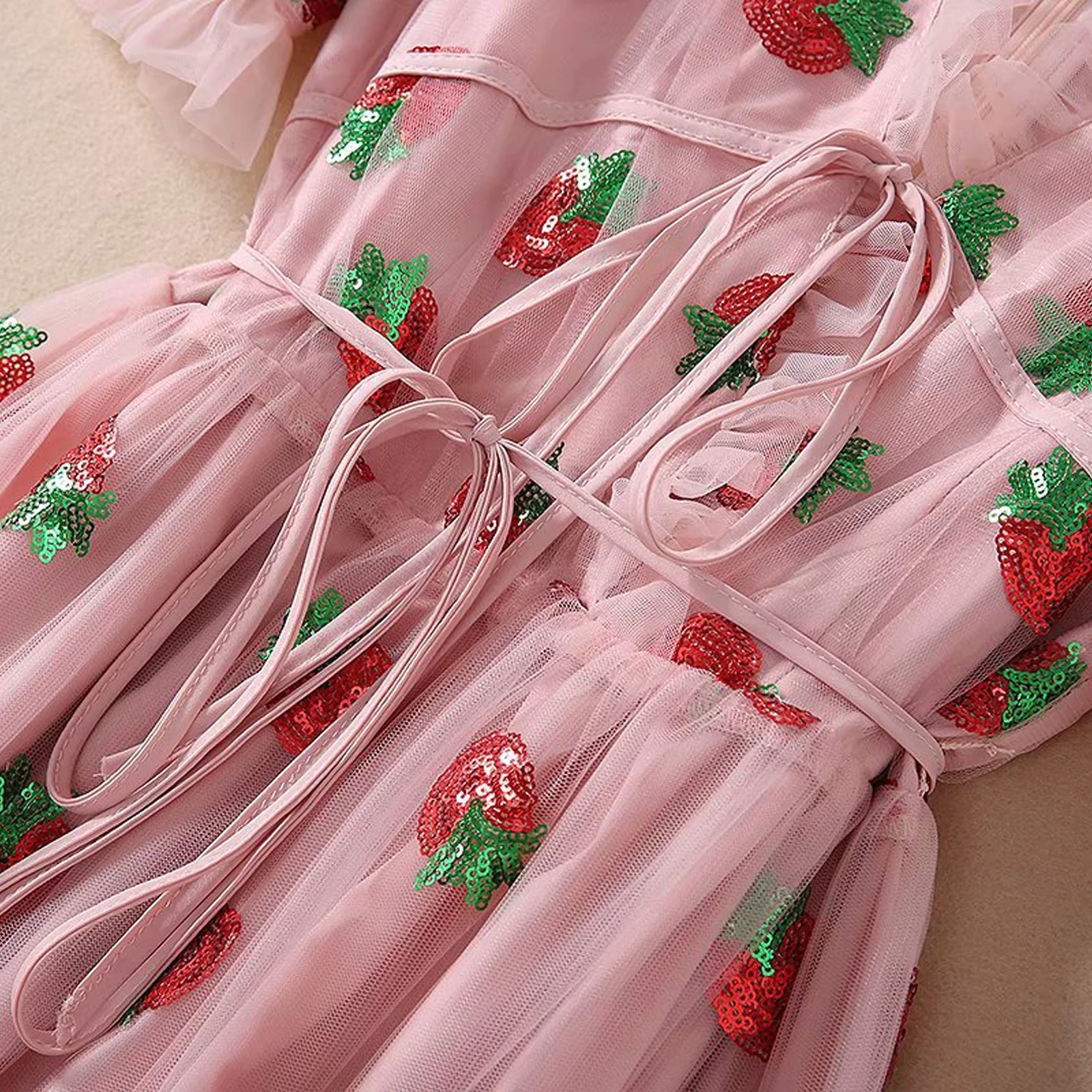 

2021 Sexy V-Neck Belt Strawberry Hot stamping Short Sleeve Party Mid-Length Dress Net Yarn Summer New Women'S Clothing