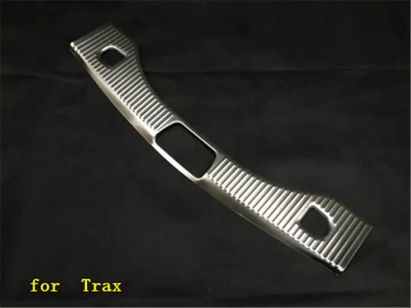 

Внутренняя защитная накладка из нержавеющей стали на задний бампер для автомобиля Chevrolet Trax 2014-2018