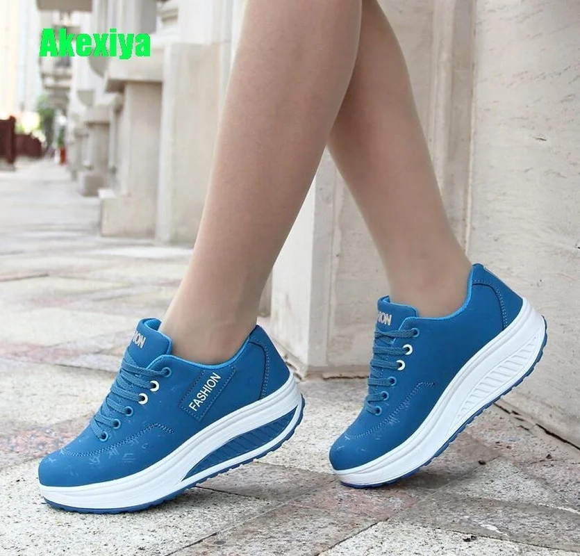 

Akexiya 2021 Breathable Women Sneakers Waterproof Wedges Platform Vulcanize Shoes Woman Pu Leather Casual Shoes Tenis Feminino