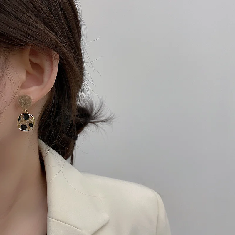 

Серьги женские в виде плюшевых шариков, с леопардовым принтом