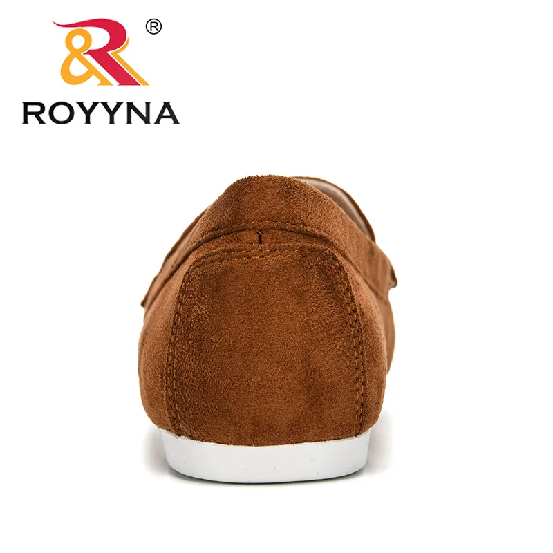Женские офисные туфли ROYYNA дизайнерские модельные из флока на низком каблуке