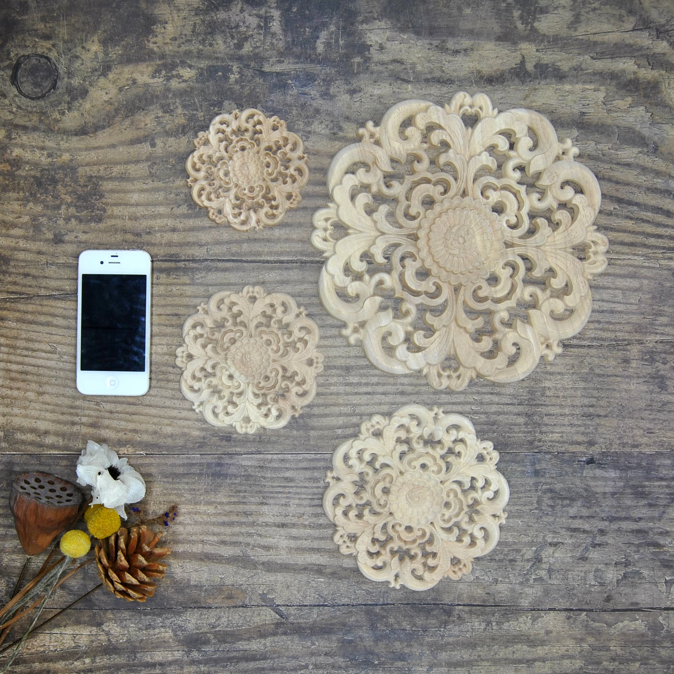 

Nature Rubber Wood Carving Furniture Decoration not painted Wood Round Applique Flower Hollow Him Miniature Crafts No.NMHH-002-2