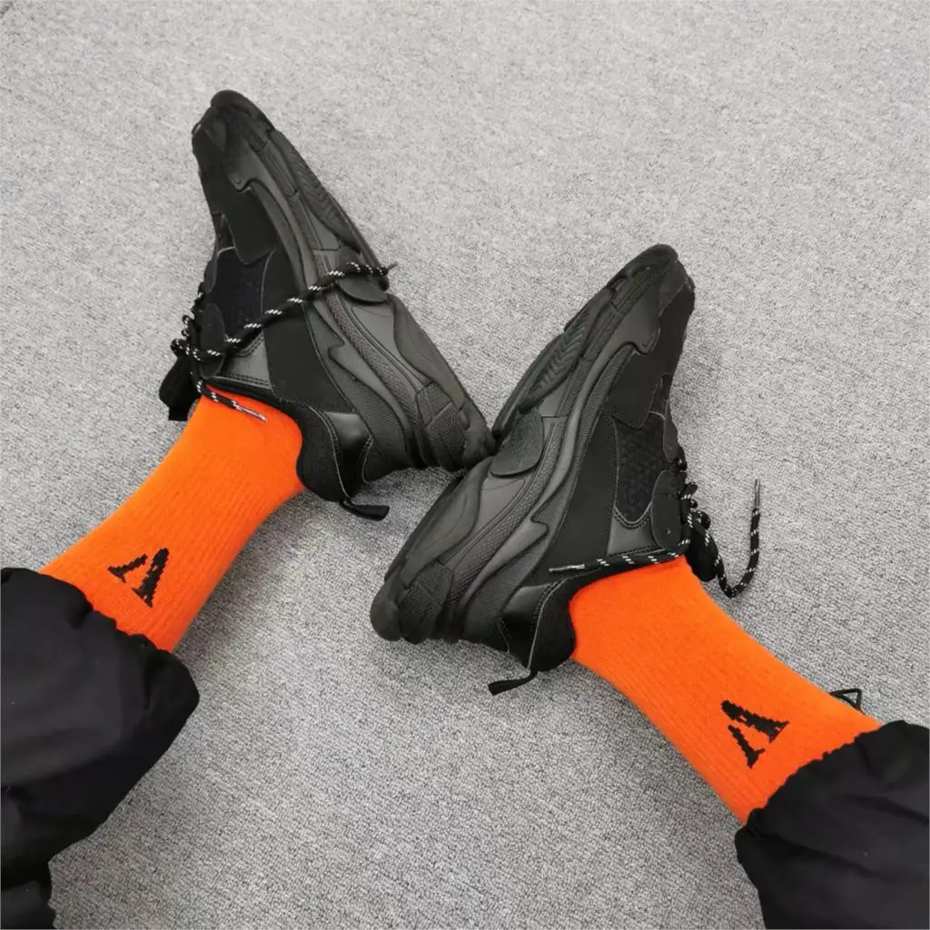 

VLONE Men's Socks For Men and Women V Letter Orange Friend Hip Hop