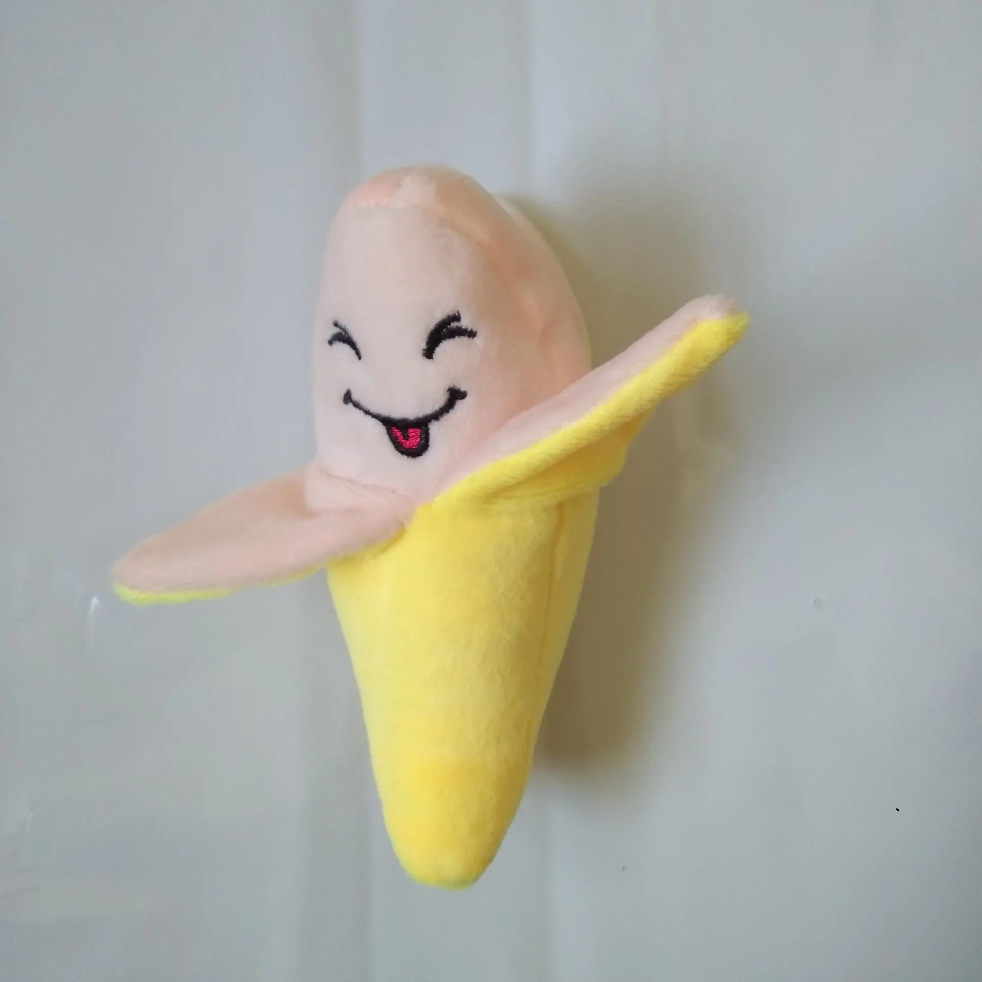 

Squeaky Toys Cute Food Bite-Resistant Clean Dog Toys Chew Puppy Training Toy Soft Banana Carrot & Vegetable Dog Accessories