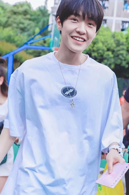 

We11done Short-sleeved T-shirt Distressed Cotton Loose Round Neck Casual Men and Women Lovers Compassionate Shirt Tee