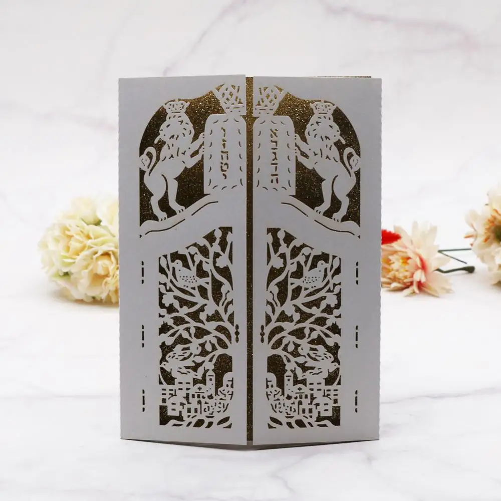 

30pcs Pearl Paper Material Invitation Card With Hollow Laser Cut Romantic Wedding invitations Card Lovers Kiss Pattern Invite