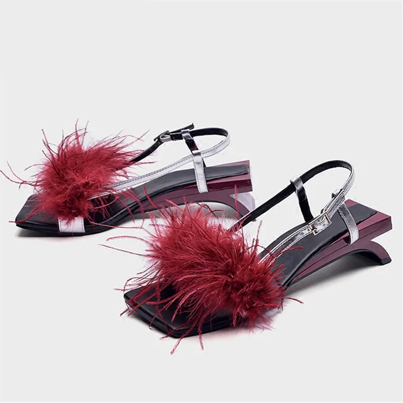 Сандалии женские с перьями босоножки-гладиаторы на необычном каблуке летняя