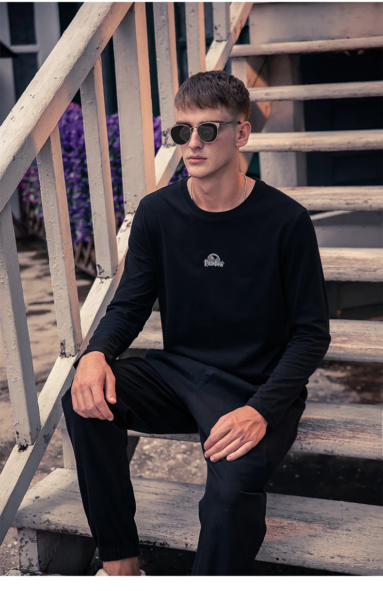 

Мужская хлопковая футболка с длинным рукавом и круглым вырезом