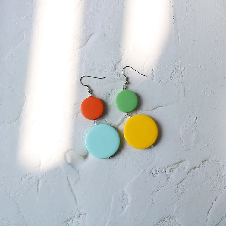 

Japan and South Korea cute and playful irregular color wooden earrings, long face and thin face, new ear jewelry female