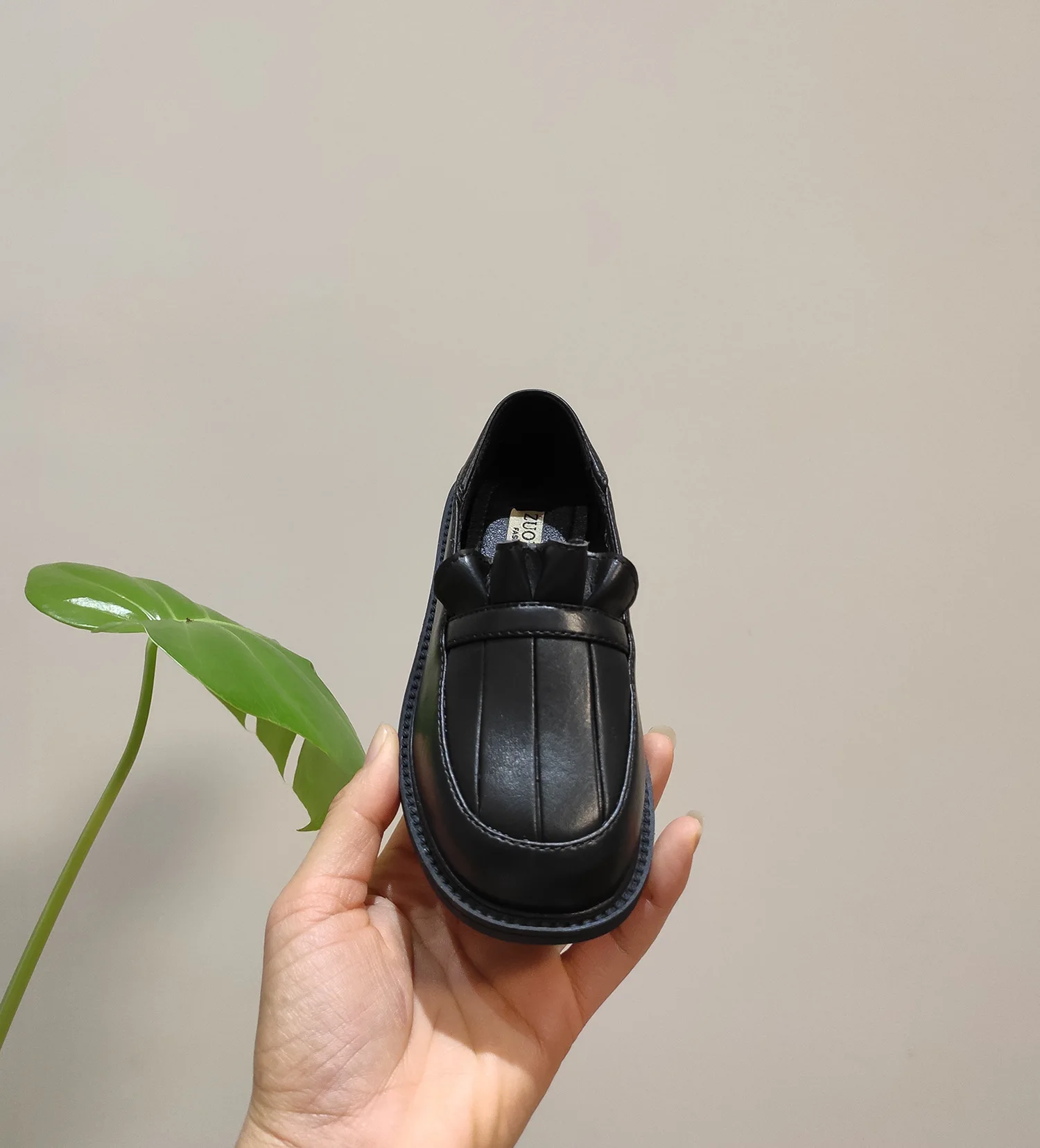 

2020 Spring Little Girls Ruffle Leather Shoes Slip-on Princess Shallow Loafer Water-proof Toddler Girls Party Shoes Outdoor Shoe