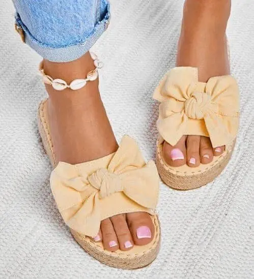

Plus Size Fabric Slippers Fashion New Hot Sale Women Slippers Bow Tie Middle Heel PU Rubber Women's Shoes Zapatos De Mujer