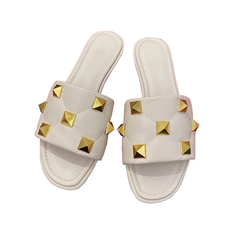 

V new summer rivet square head versatile flat bottom beach slippers women shoes for women