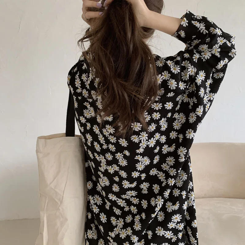 

Korean Style Loose Daisy Thin Long Black Blouse Long/Short Sleeve Female Sunscreen Shirt Print Summer Beach Blouse Women Shirts