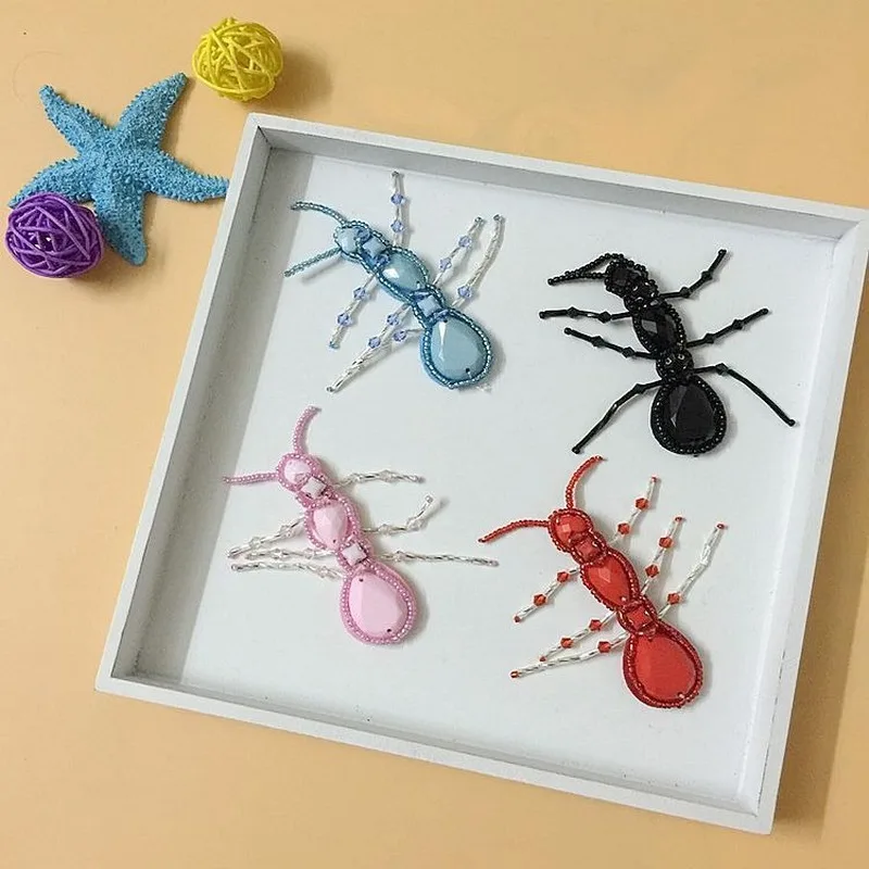 

Wholesale Colorful Ants Animal Cloth Accessories Handmade Beaded Shoes Hat Bags Accessories Clothing patchs