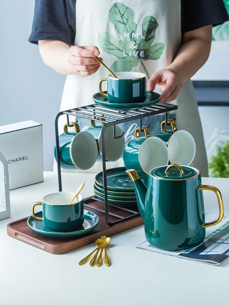 Koop Europese Kleine Luxe Koffiekopje Schotel Pak Trace Een Ontwerp In Goud Rand Keramiek Huishouden Afternoon Tea Set Koffie Apparaten