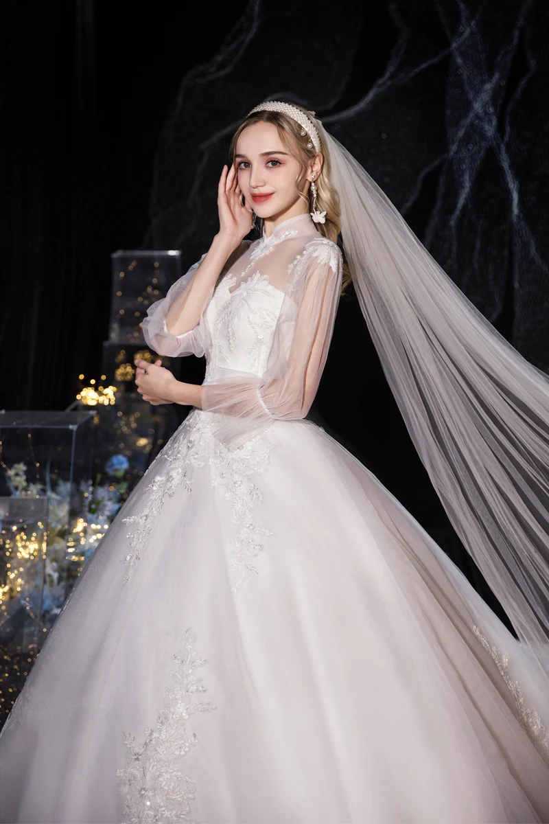 Роскошное кружевное свадебное платье с вышивкой винтажное высоким воротом и