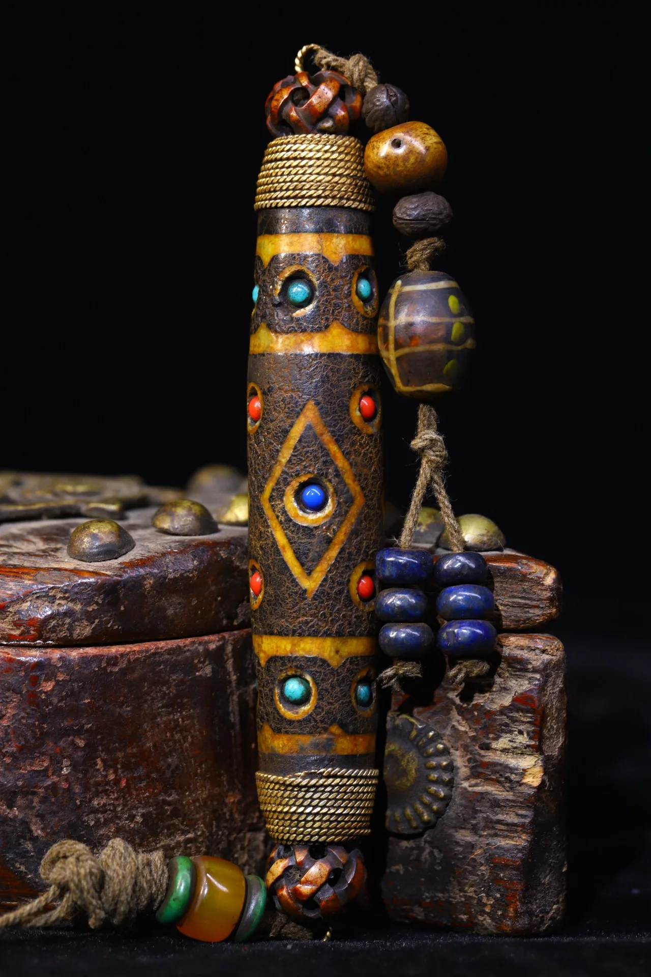 Статуэтка из агата 