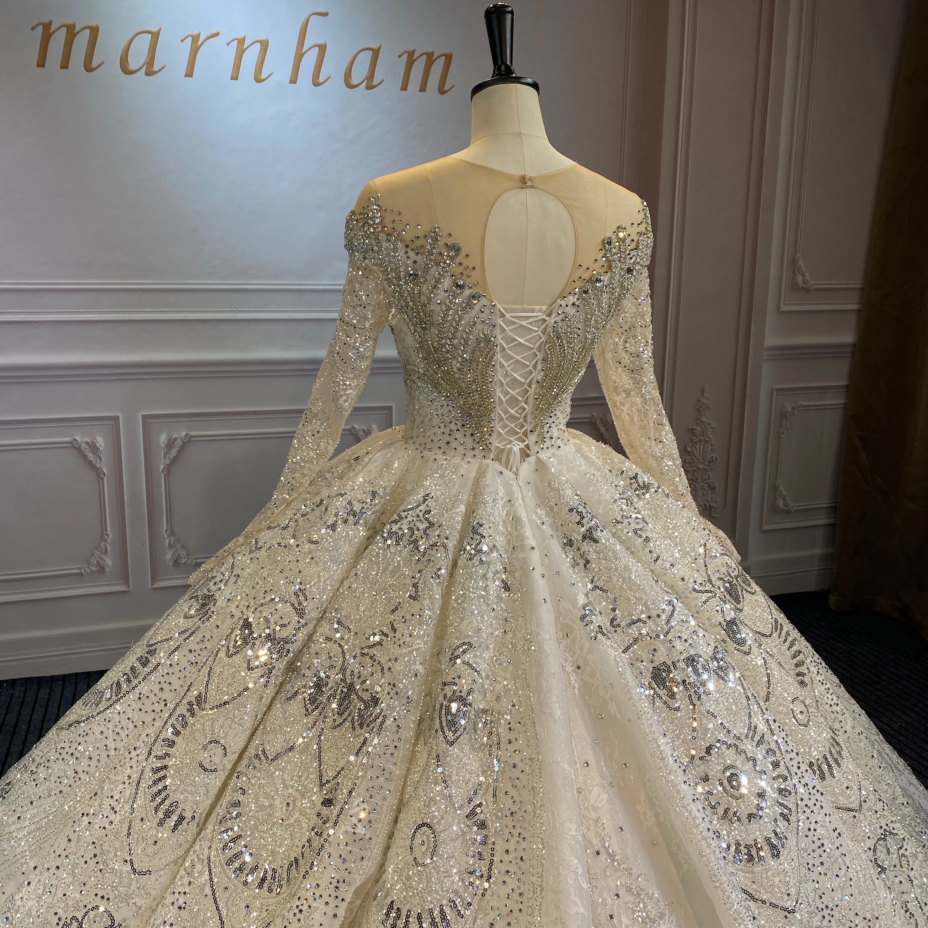 Рисунок 6 - Женское свадебное платье с длинным рукавом marнахm