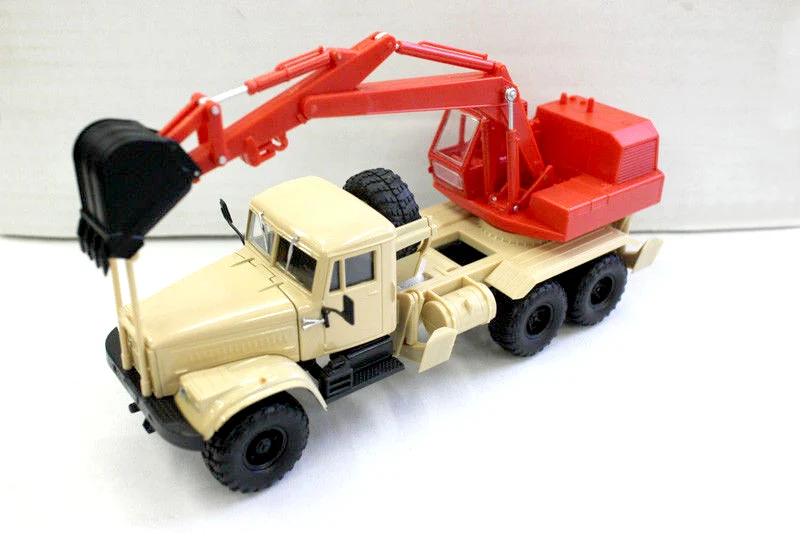 Импортные товары 1:43 Сборная модель из сплава для тяжелых грузовиков в