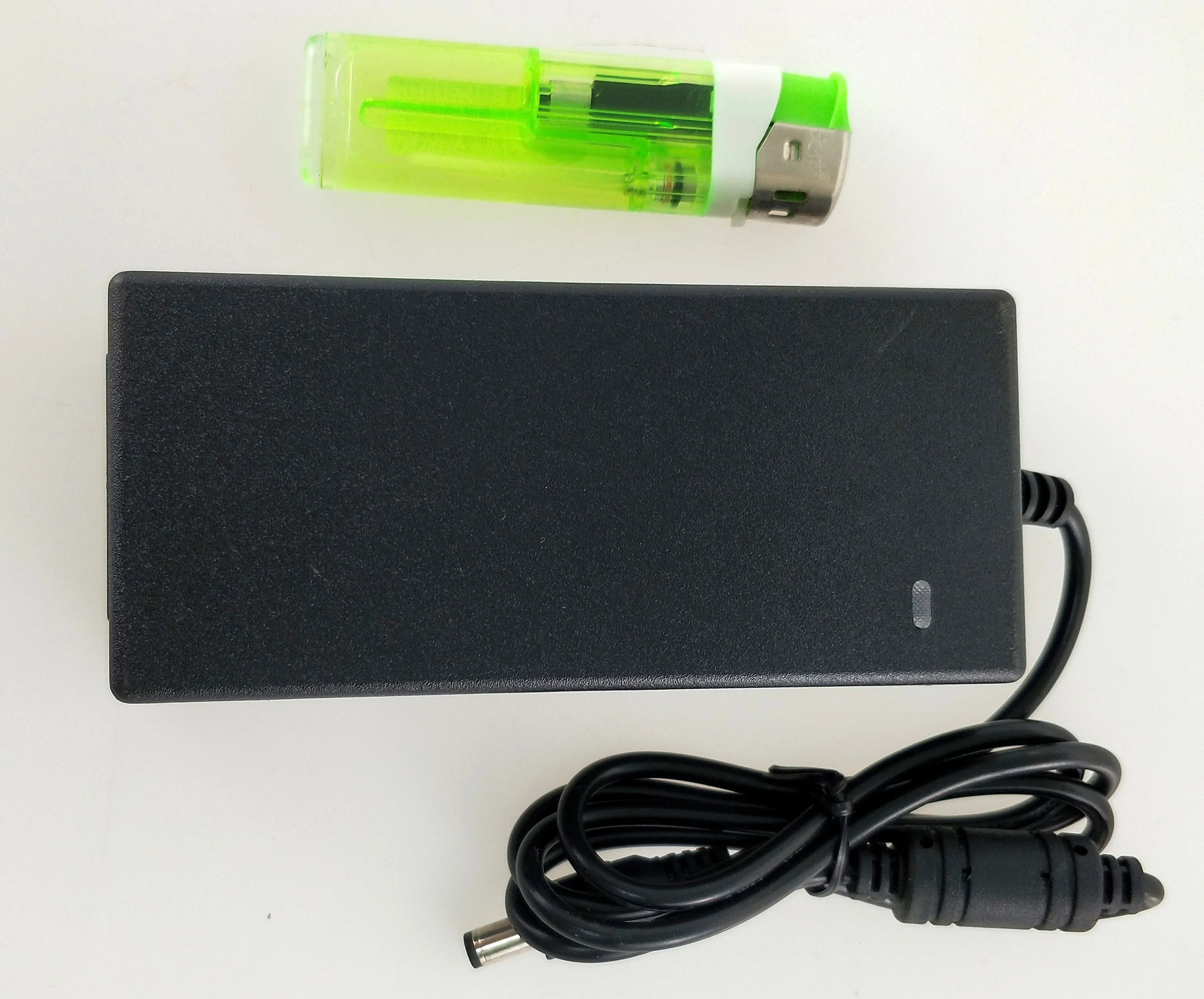 Адаптер постоянного тока профессиональный источник питания выход DC12V5A вход AC 100