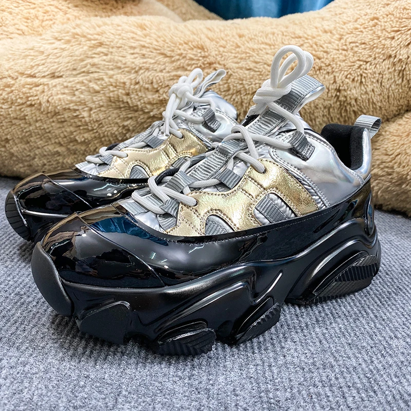 Женские кроссовки на платформе теплые толстой плюшевой подкладке со стразами