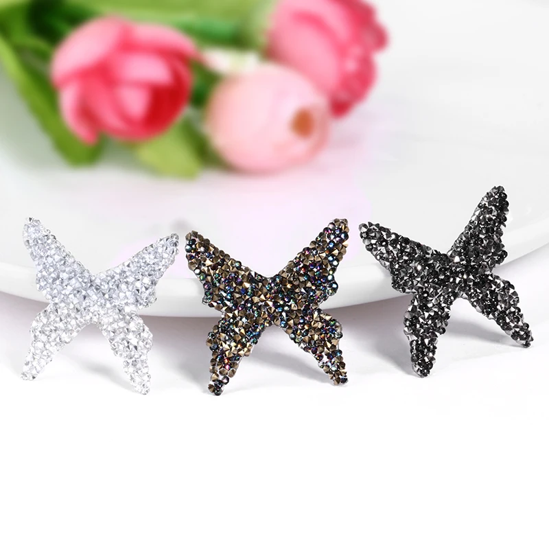 Блестящие стразы 28x30 мм с бабочкой без горячей фиксации плоским основанием не