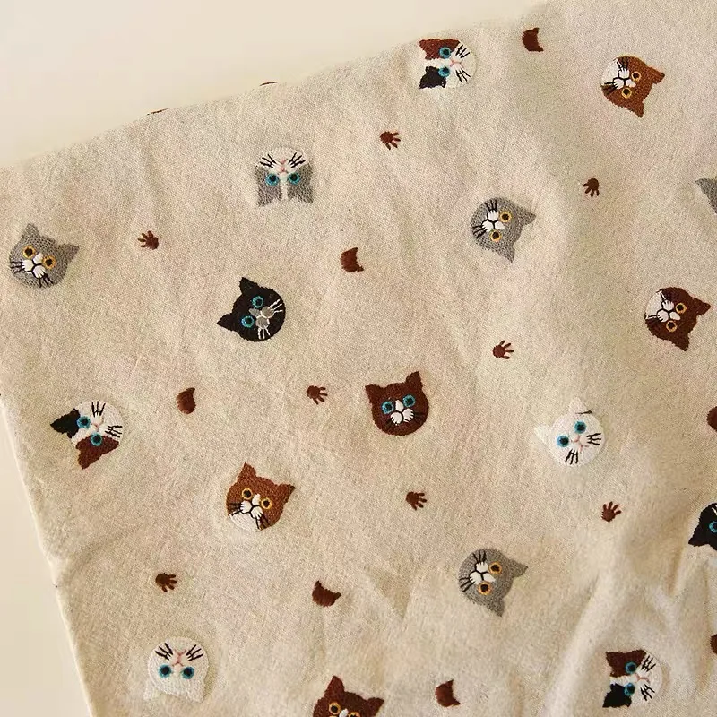 Preço 145cm De Largura Japão E Coreia Dos Desenhos Animados Gato Bordado Algodão Linho Tecido Roupas Diy Artesanal Mochila Sofá Travesseiro Tecido